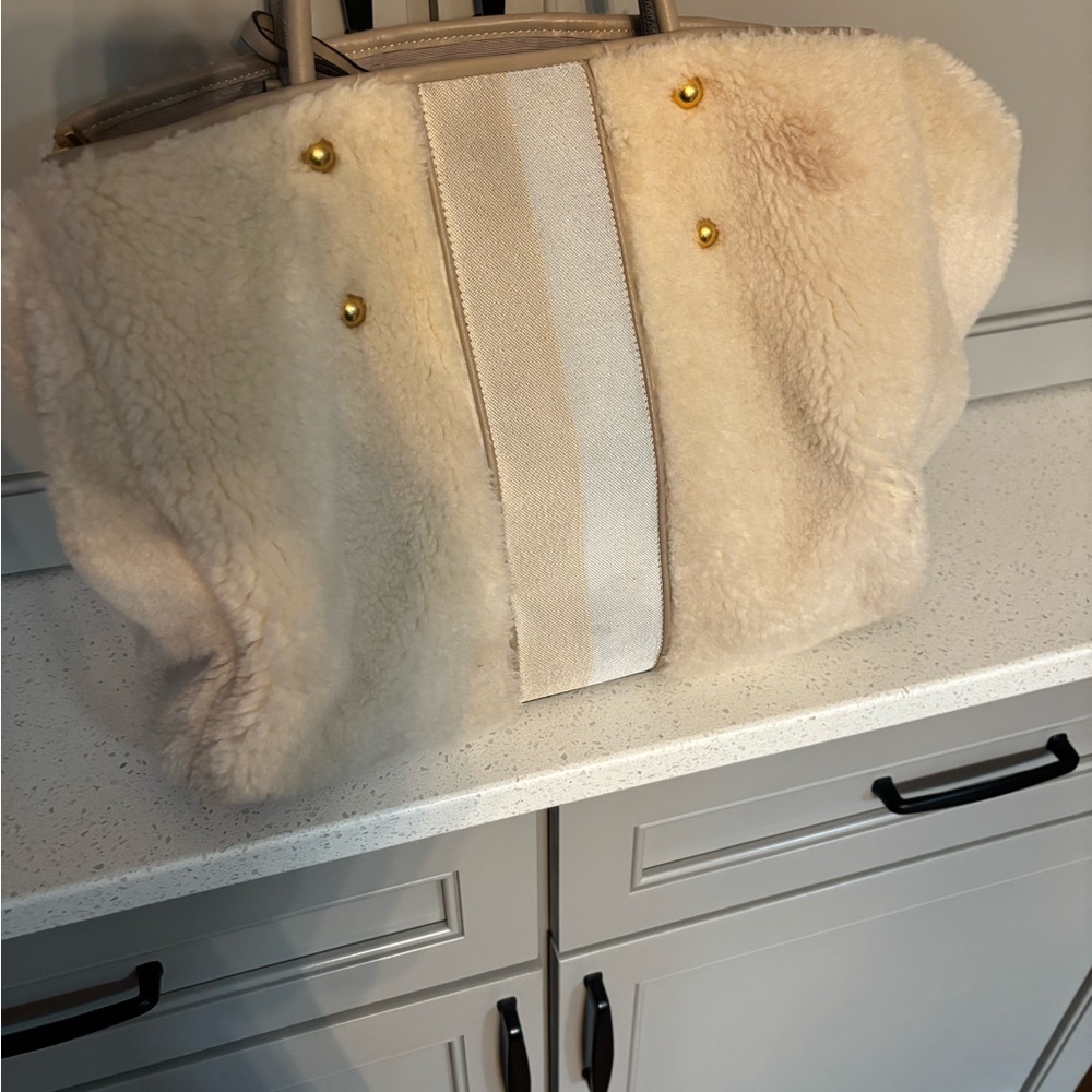 Kate Spade Everything racing stripe faux shearling large tote bag - Picture 9 of 10